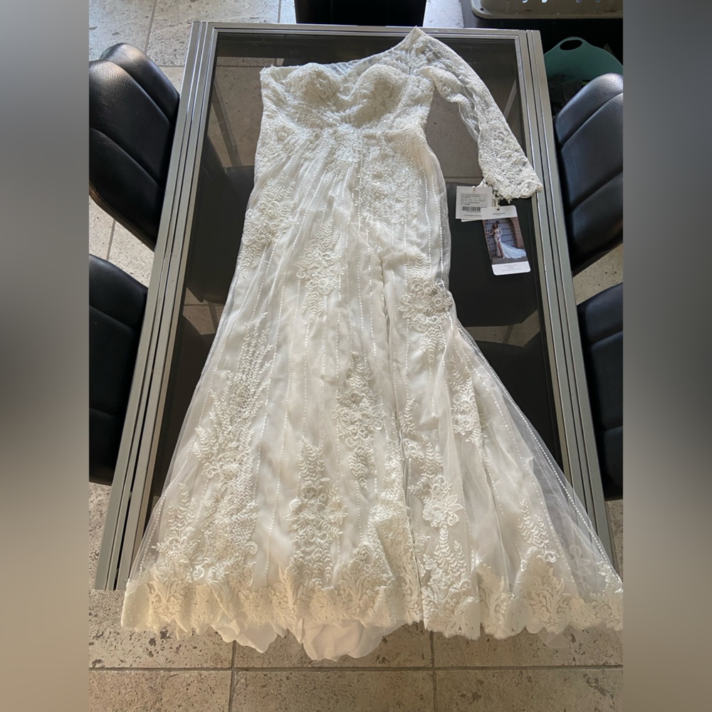 Pronovias Titan Wedding Dress (size: 18, new with tags, never worn) - Picture 8 of 8